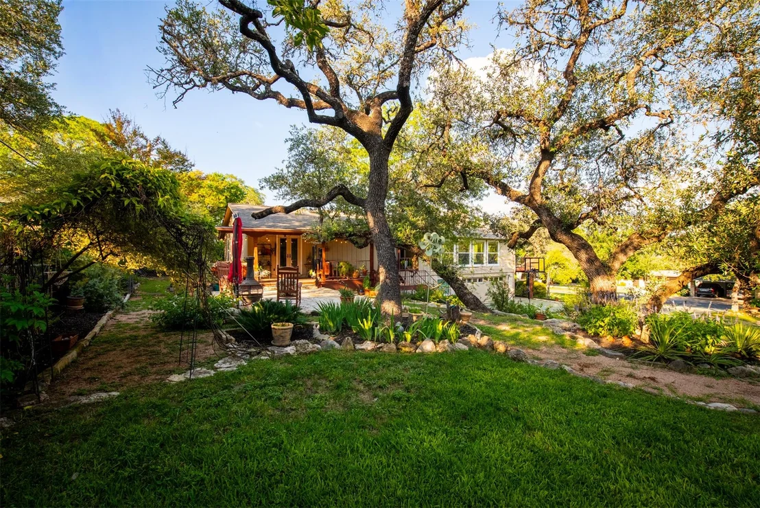 Photo of 5504 Lands End ST