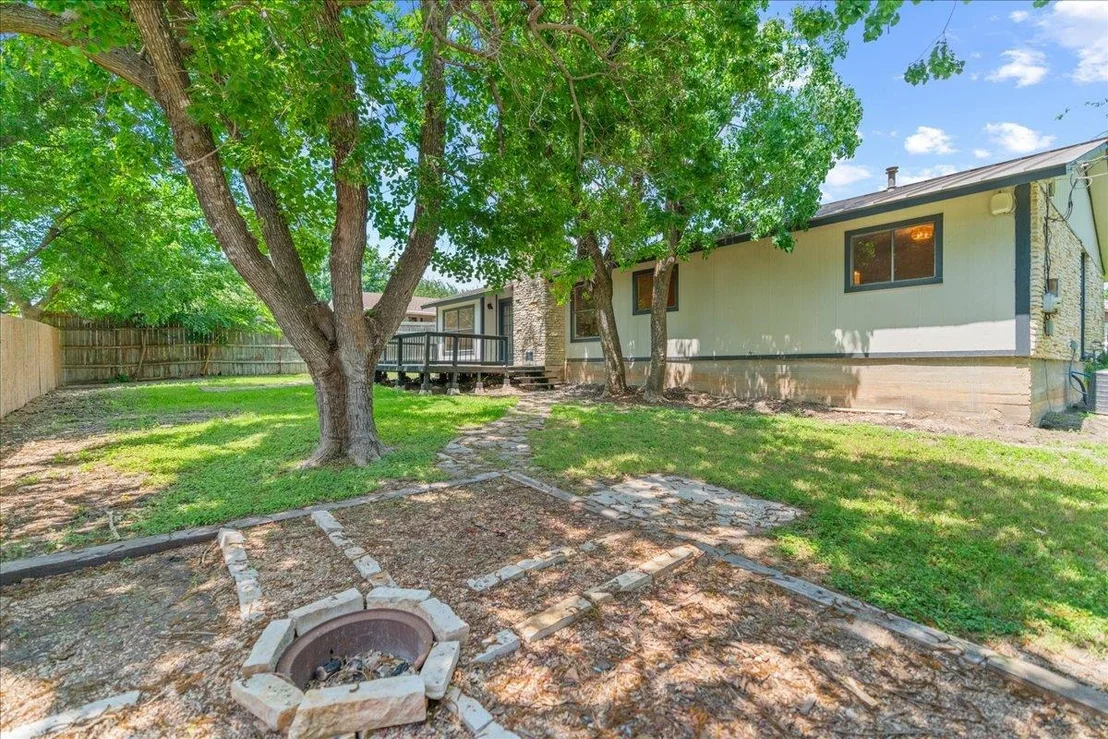 Photo of 2305 Donna DR