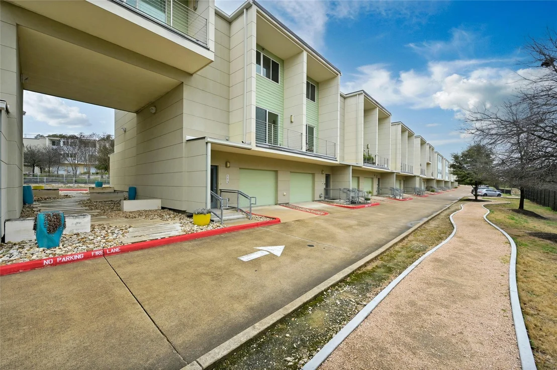 Photo of Unit 113 at 604 N Bluff DR