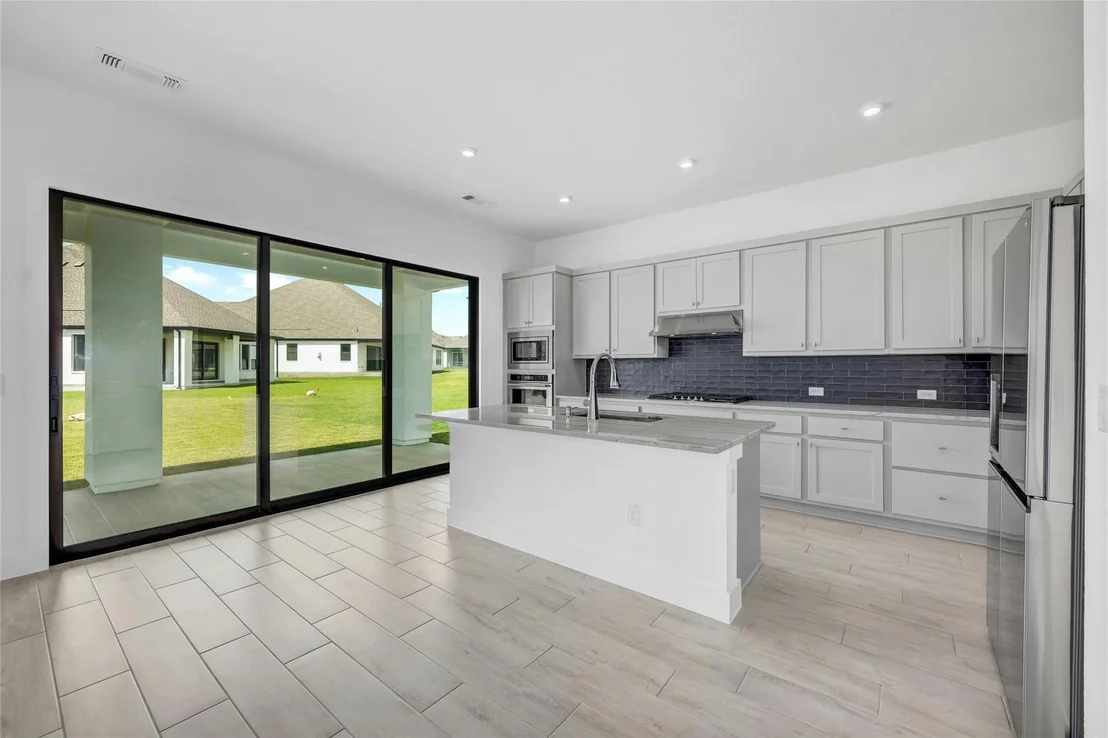 Photo of 213 Oakley PASS