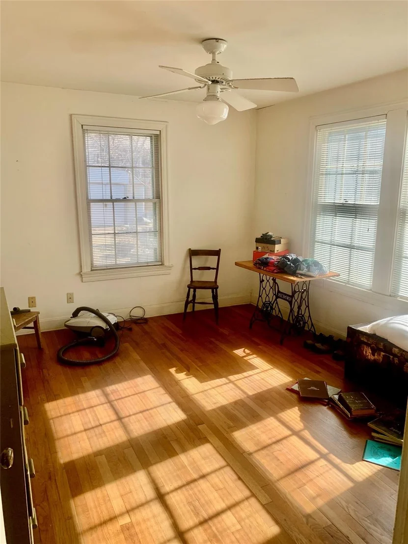 Photo of 1607 Wethersfield RD