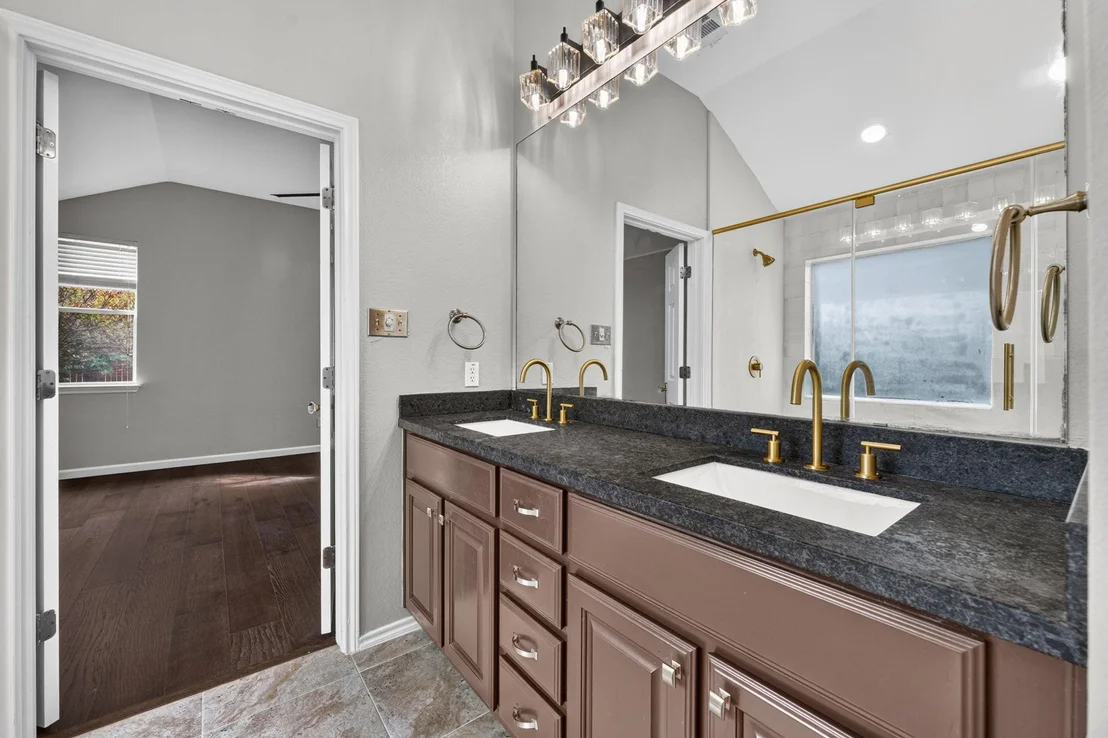 Photo of 1004 Applerock