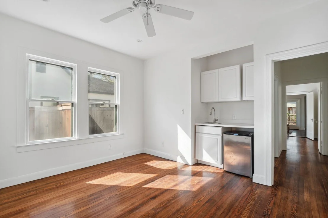 Photo of 4008 Duval ST