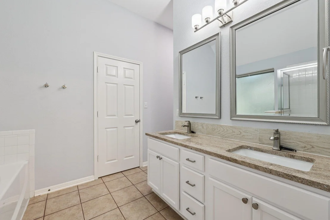 Photo of 653 River Bluff CIR