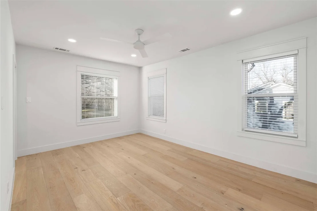 Photo of 3301 Duval ST