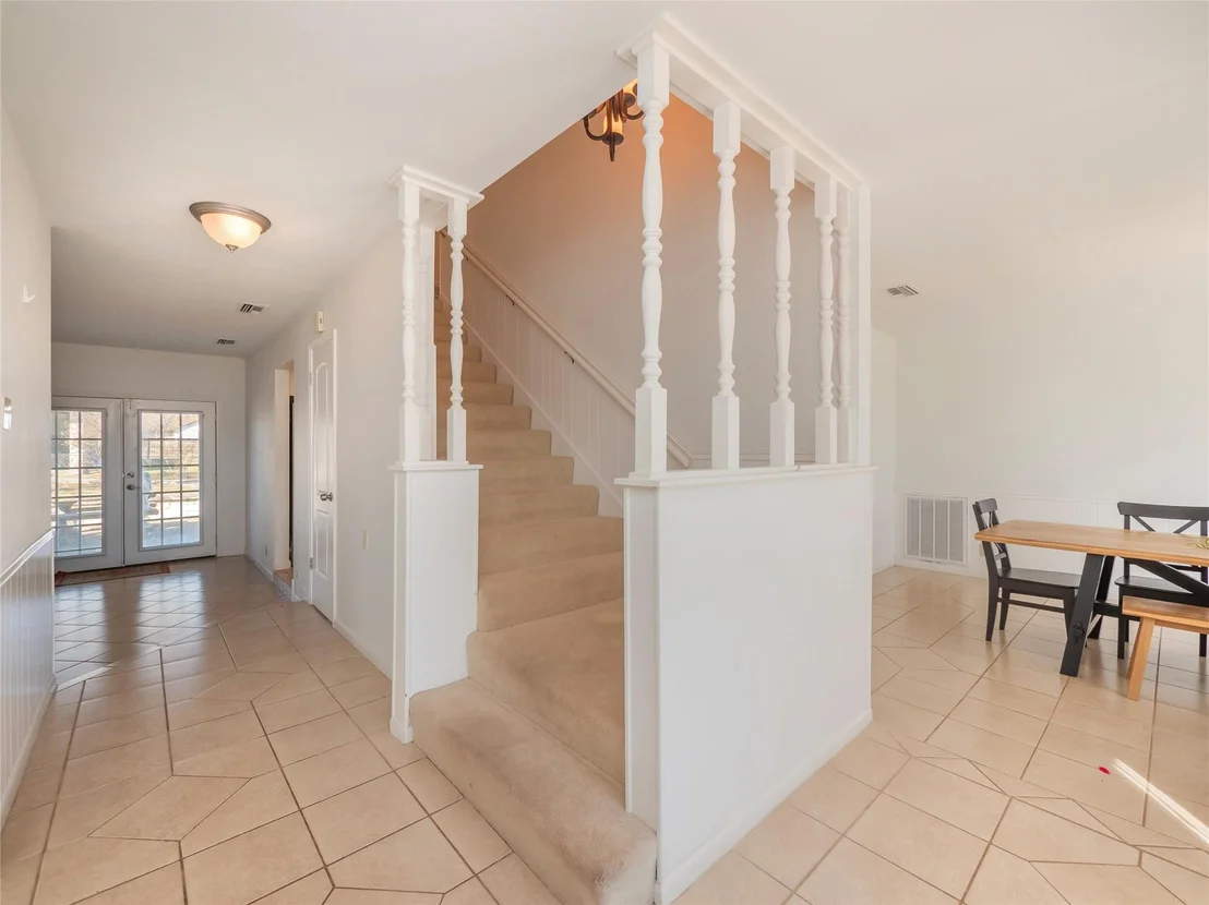 Photo of 1822 Rowe LOOP