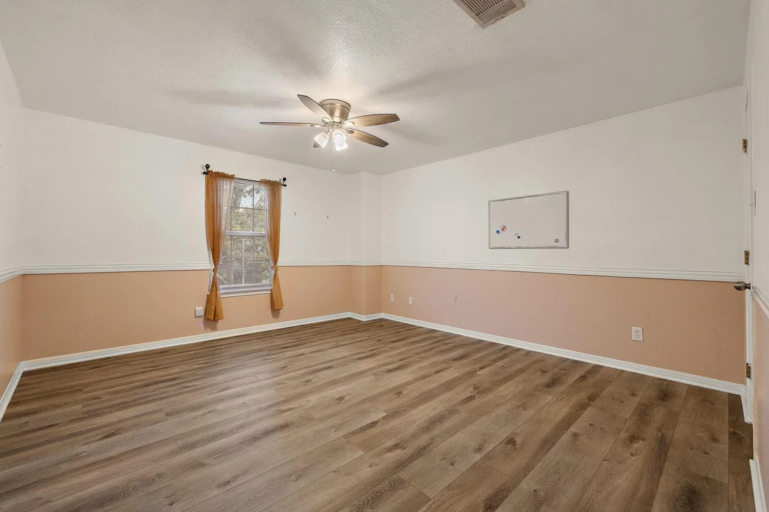 Photo of 16019 Dark LN