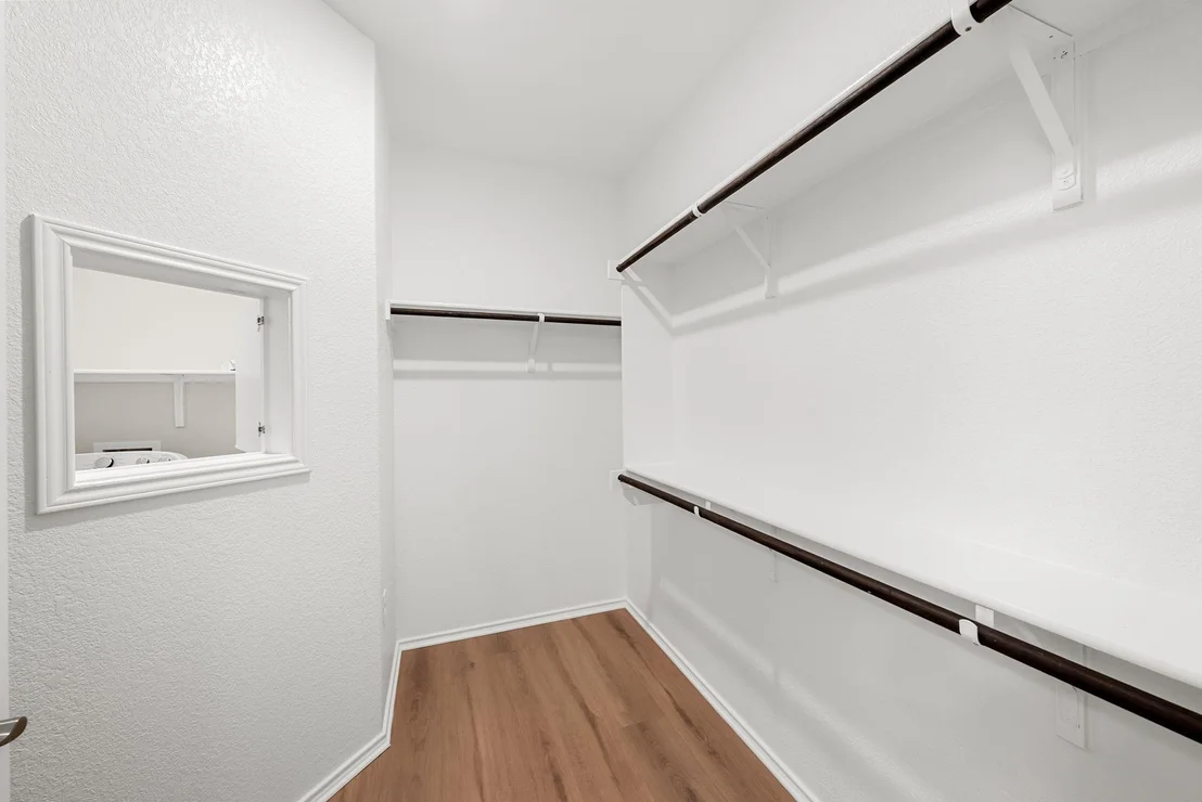 Photo of 120 Cross Bar ST