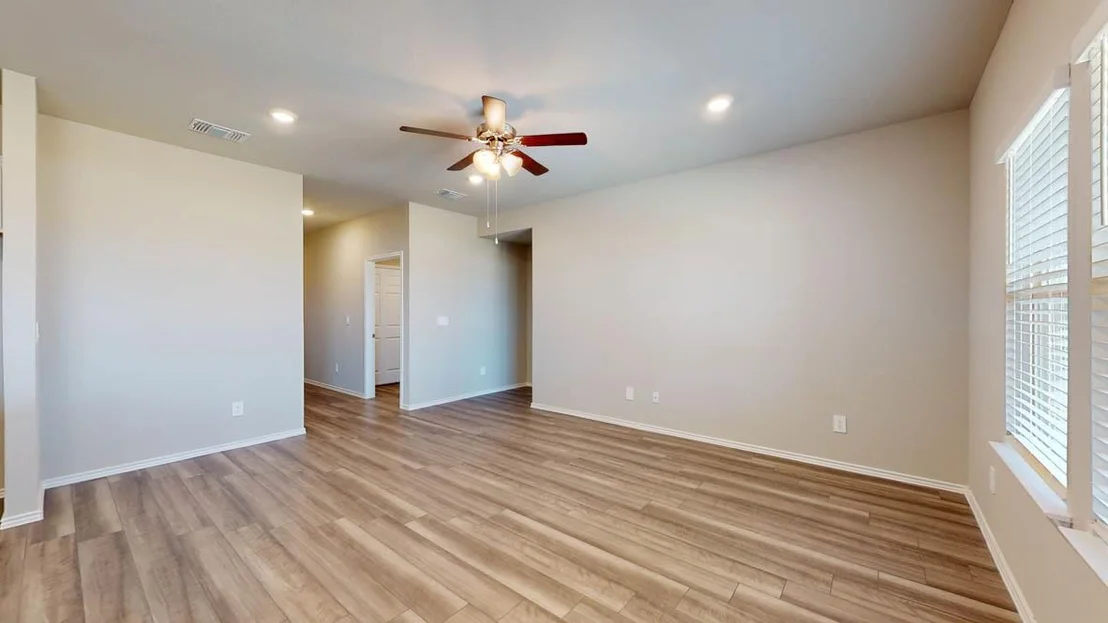 Photo of 405 Hector LOOP