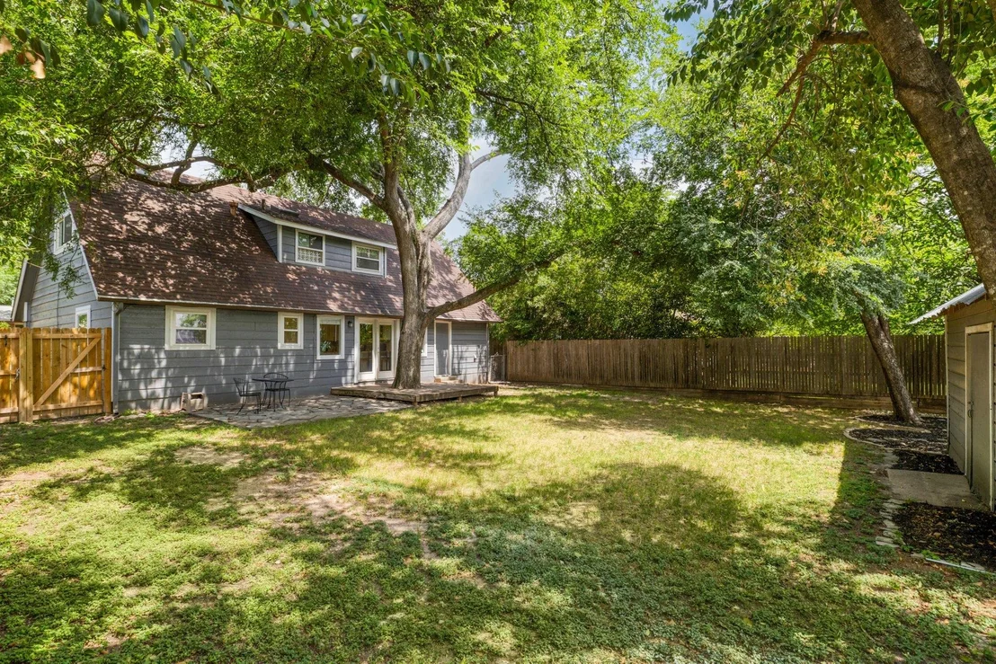 Photo of 3303 S Oak DR