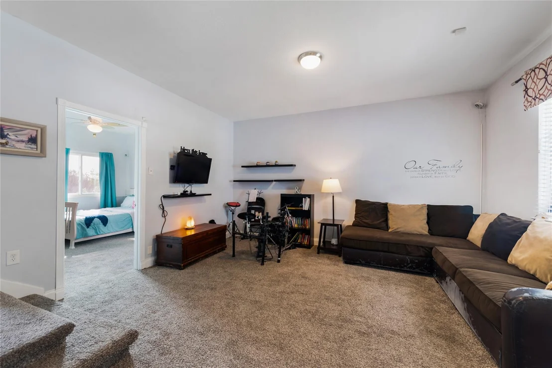 Photo of 261 Tobin DR