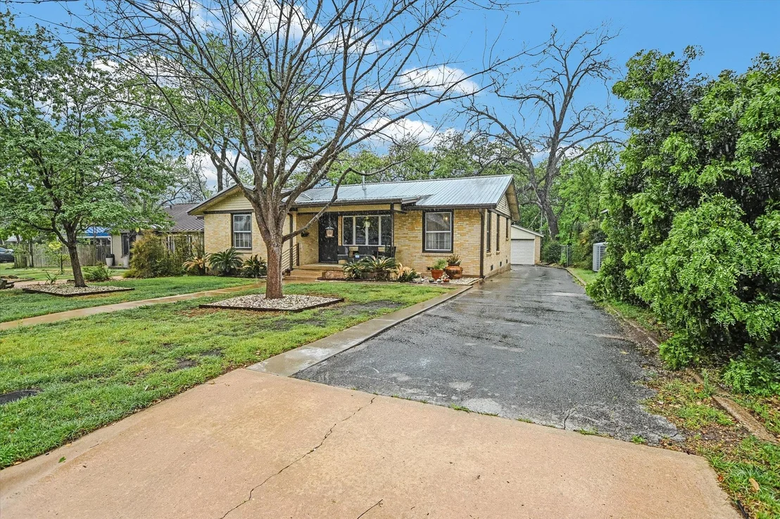 Photo of 1305 Fairwood RD