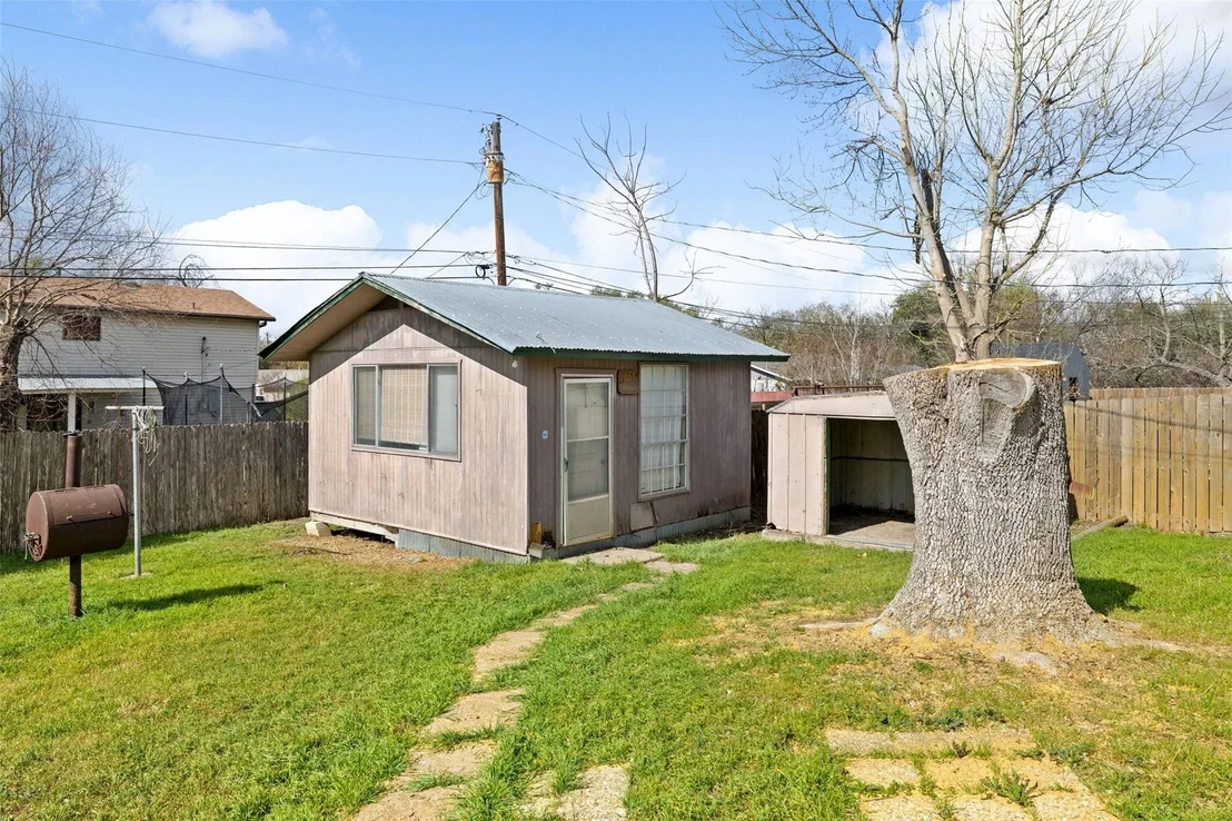 Photo of 2303 Carolyn DR