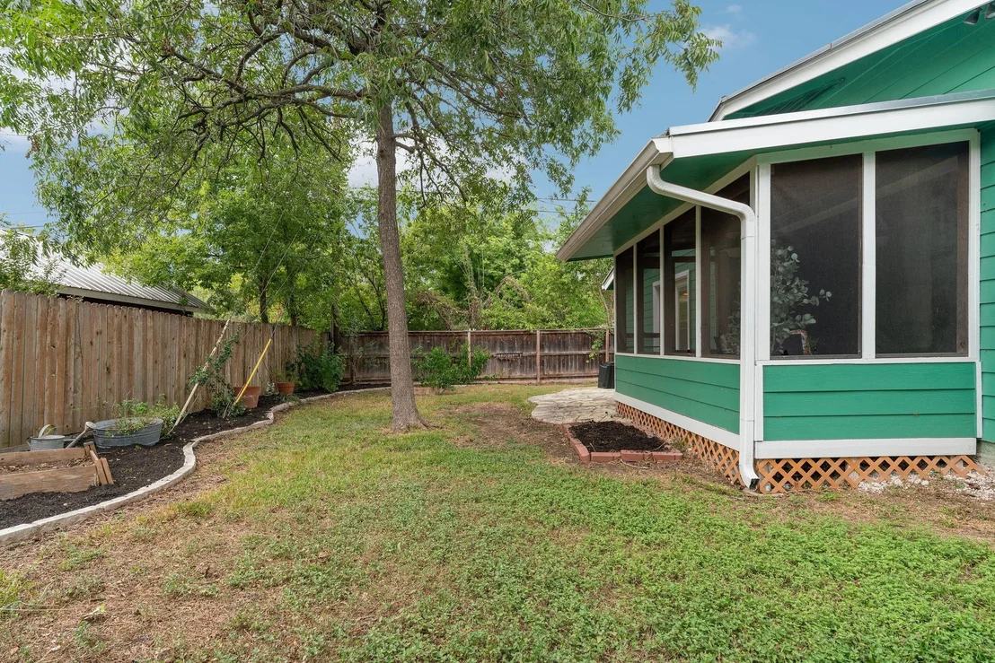 Photo of 3003 Steck Ave