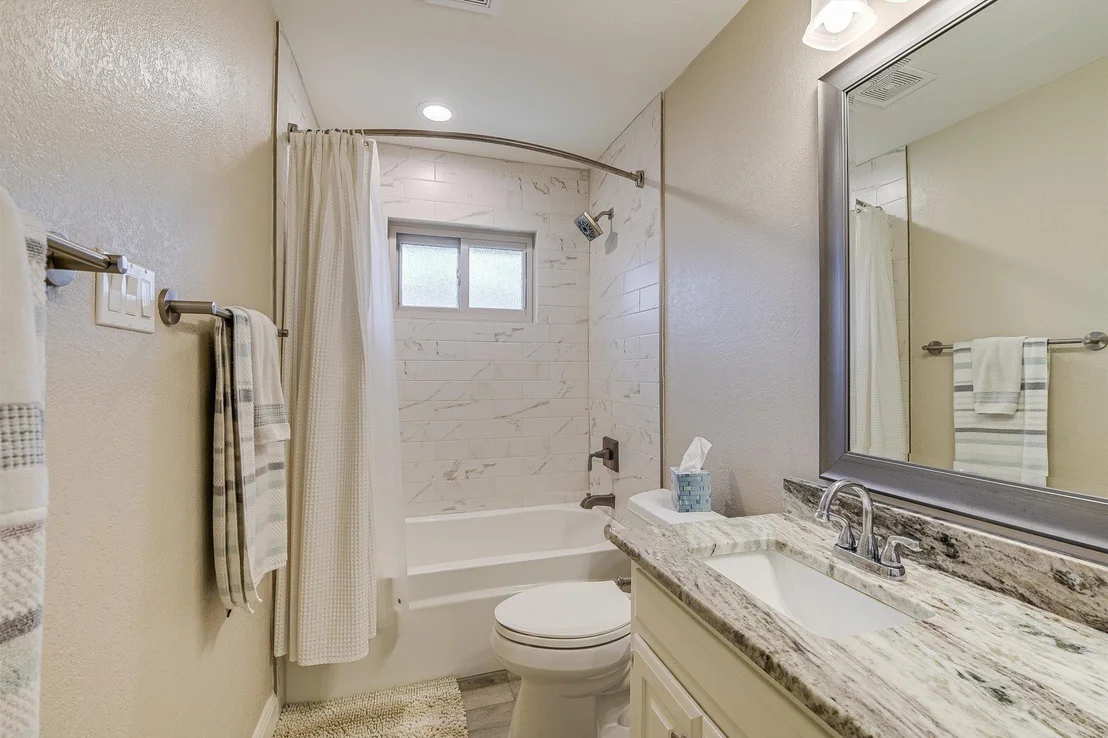 Photo of 10706 Oak View DR
