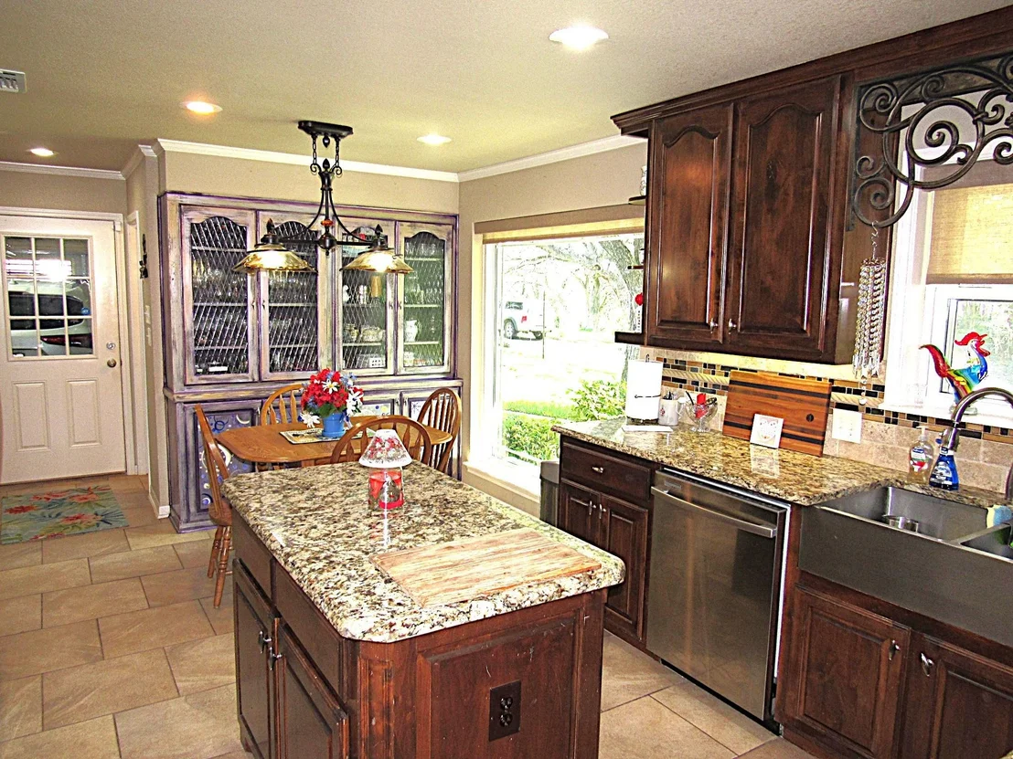 Photo of 737 Estate DR