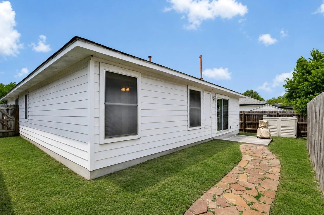 Photo of 13827 Spring Heath RD