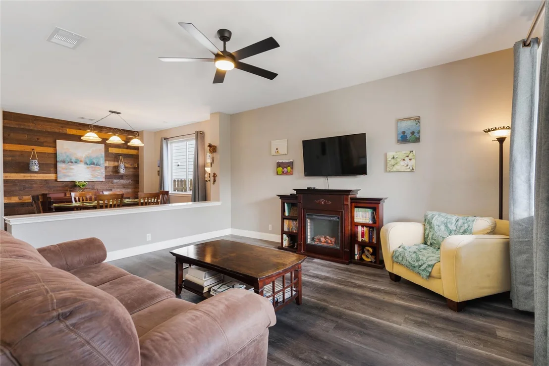 Photo of 261 Tobin DR