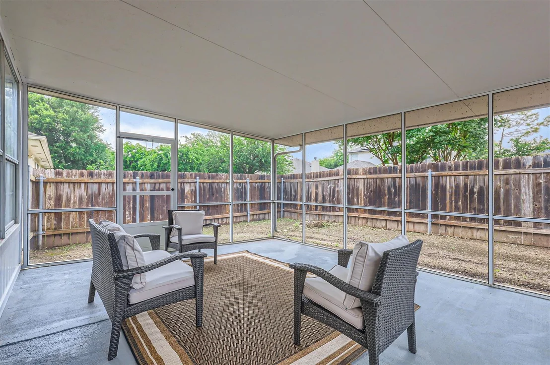 Photo of 1016 Thackeray LN