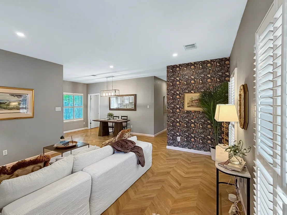 Photo of 4419 QUICKSILVER BLVD