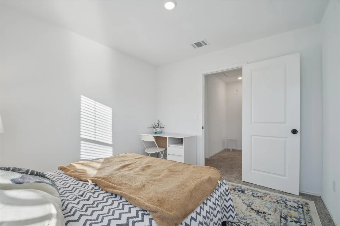 Photo of 857 Powell ST