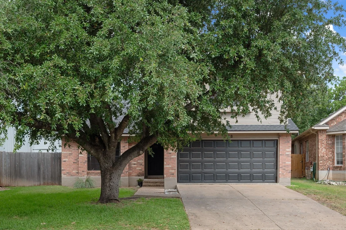 Photo of 1608 White Oak LOOP
