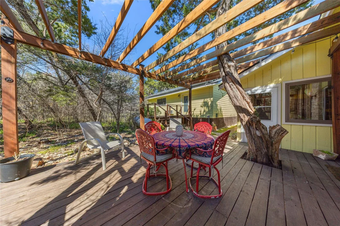 Photo of 305 Clear Springs RD