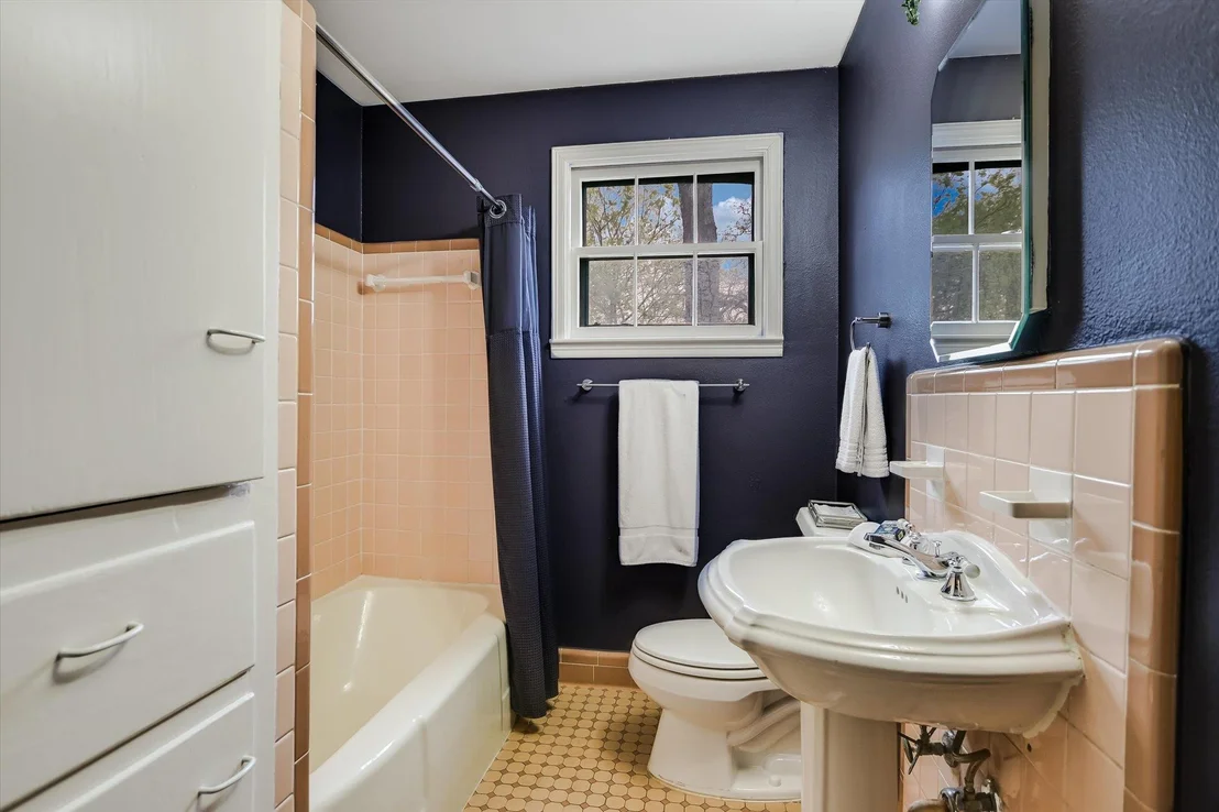 Photo of 1305 Fairwood RD