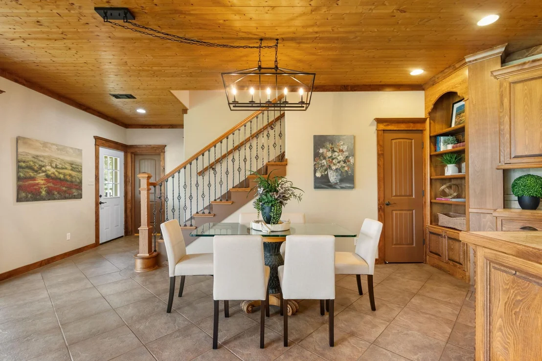 Photo of 544 River View DR