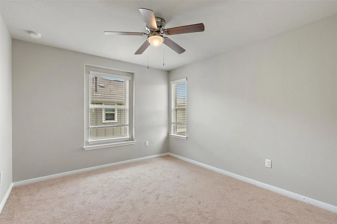 Photo of 366 Eagle Brook LN