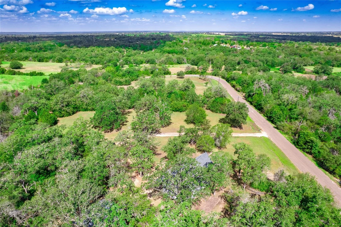 Photo of 499 Hidden Oaks DR