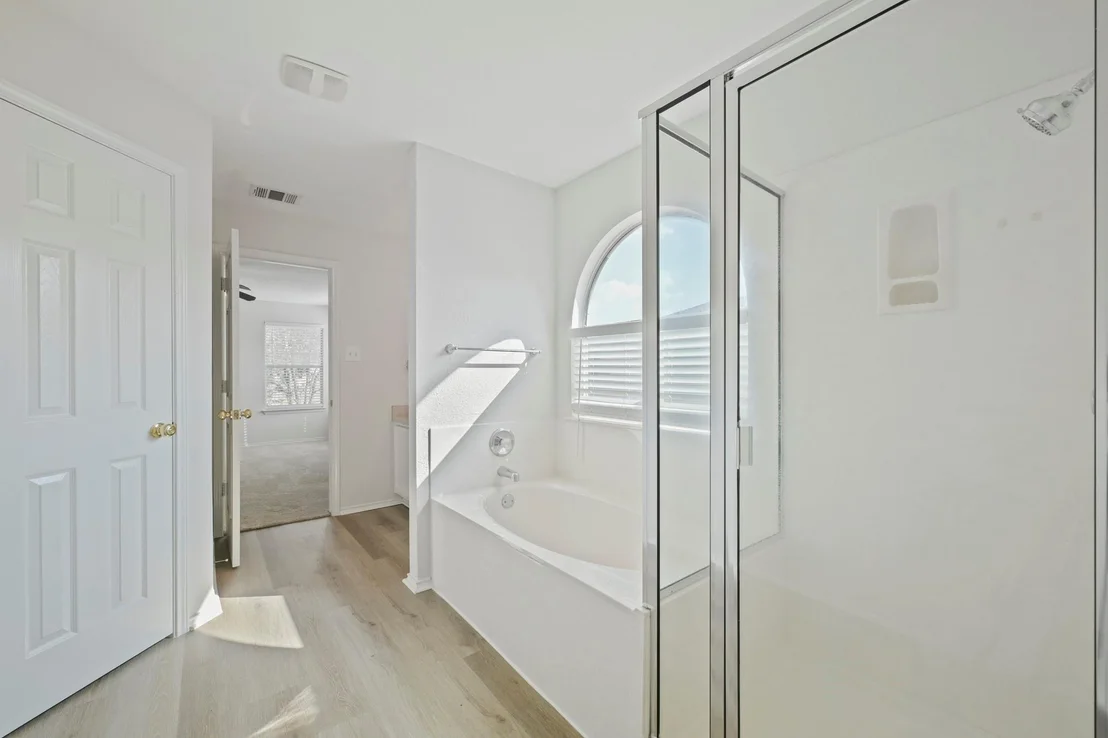 Photo of 399 Paddington DR