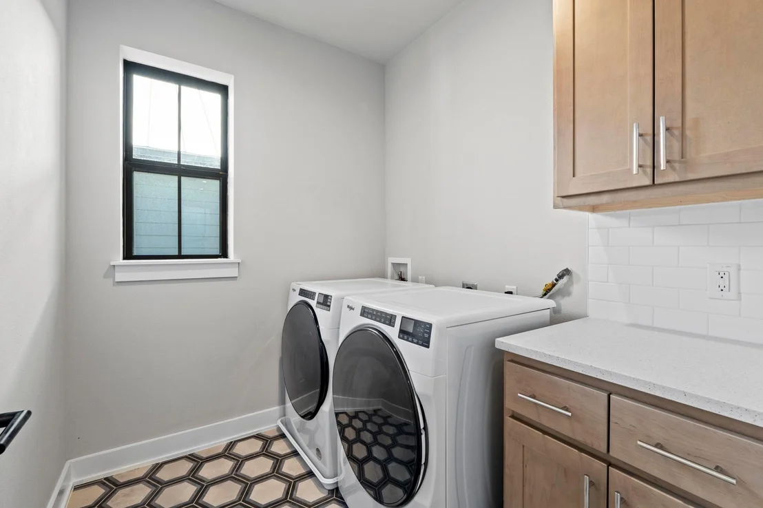 Photo of 3905 Taniguchi ST