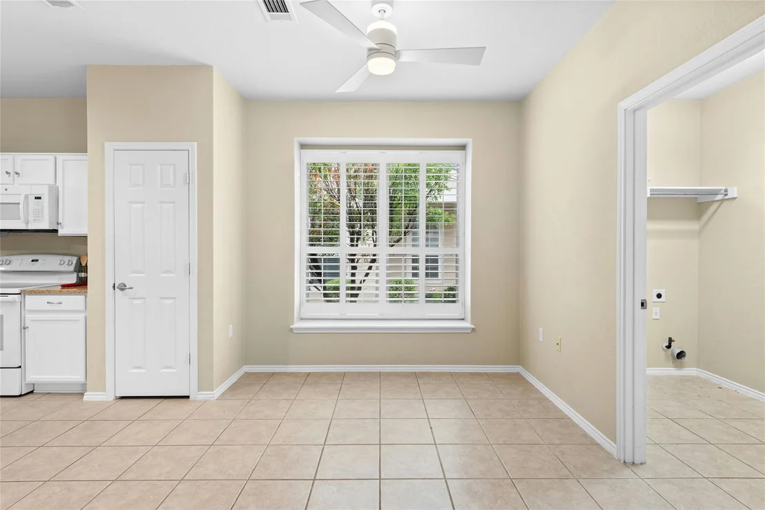 Photo of 111 Hampton CIR
