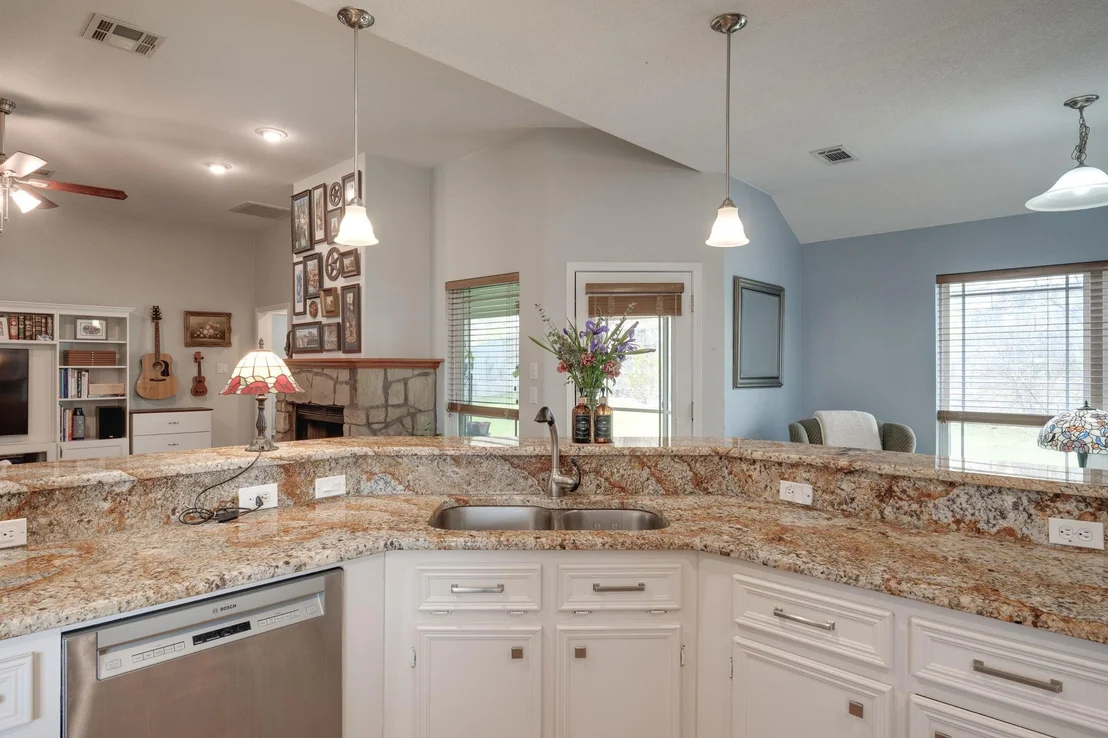 Photo of 1905 Walker Place BLVD