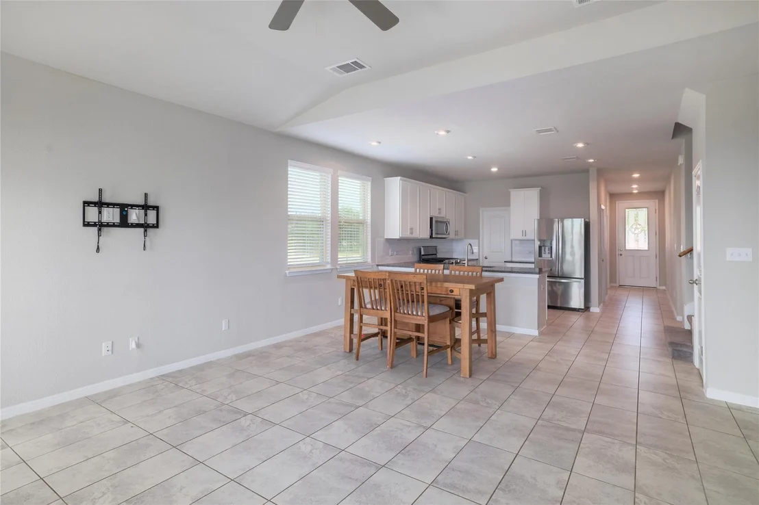 Photo of 1032 Myrna BND