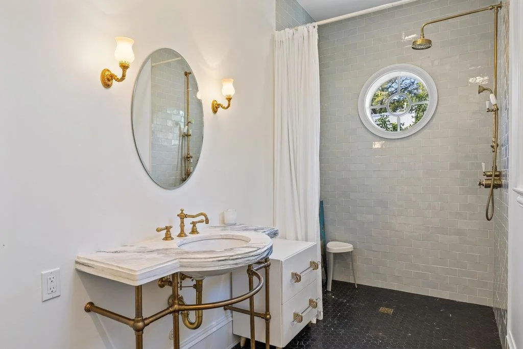 Photo of 4104 Avenue F Ave