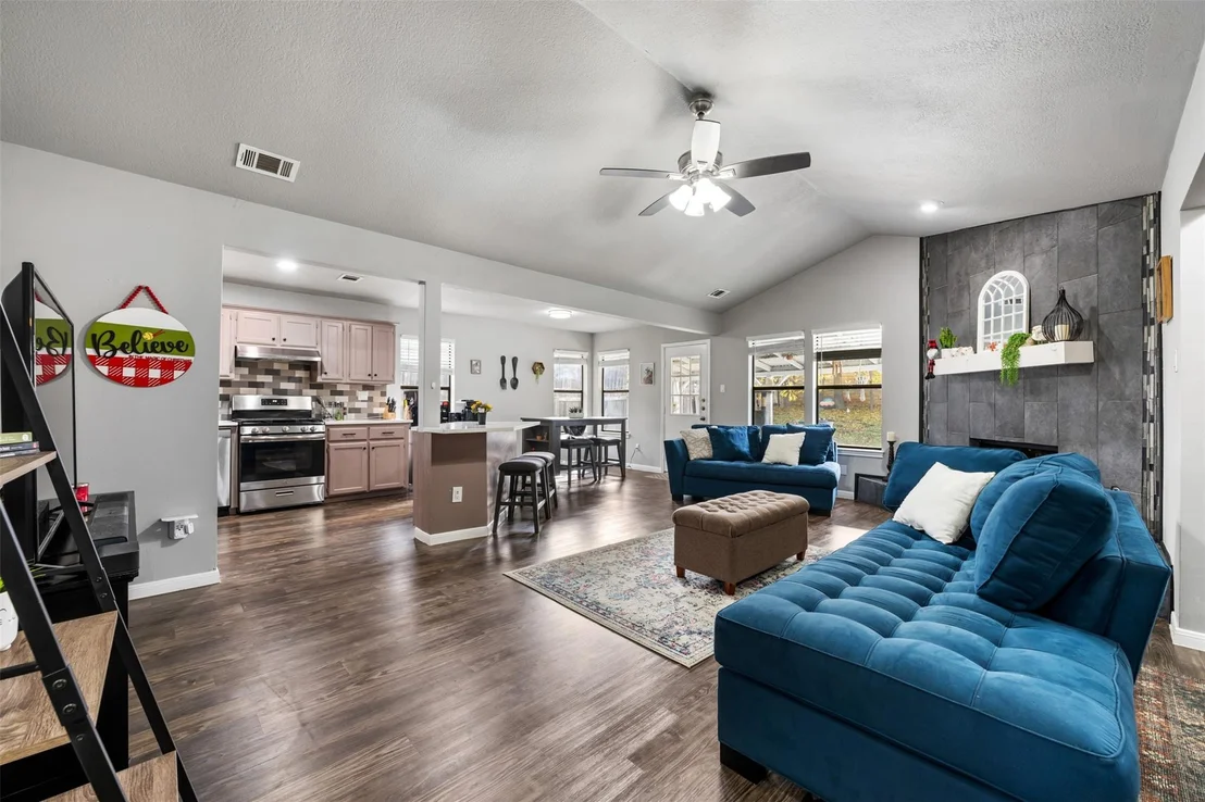 Photo of 711 Broken Bow DR