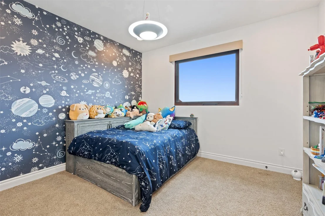 Photo of 425 Brandon WAY