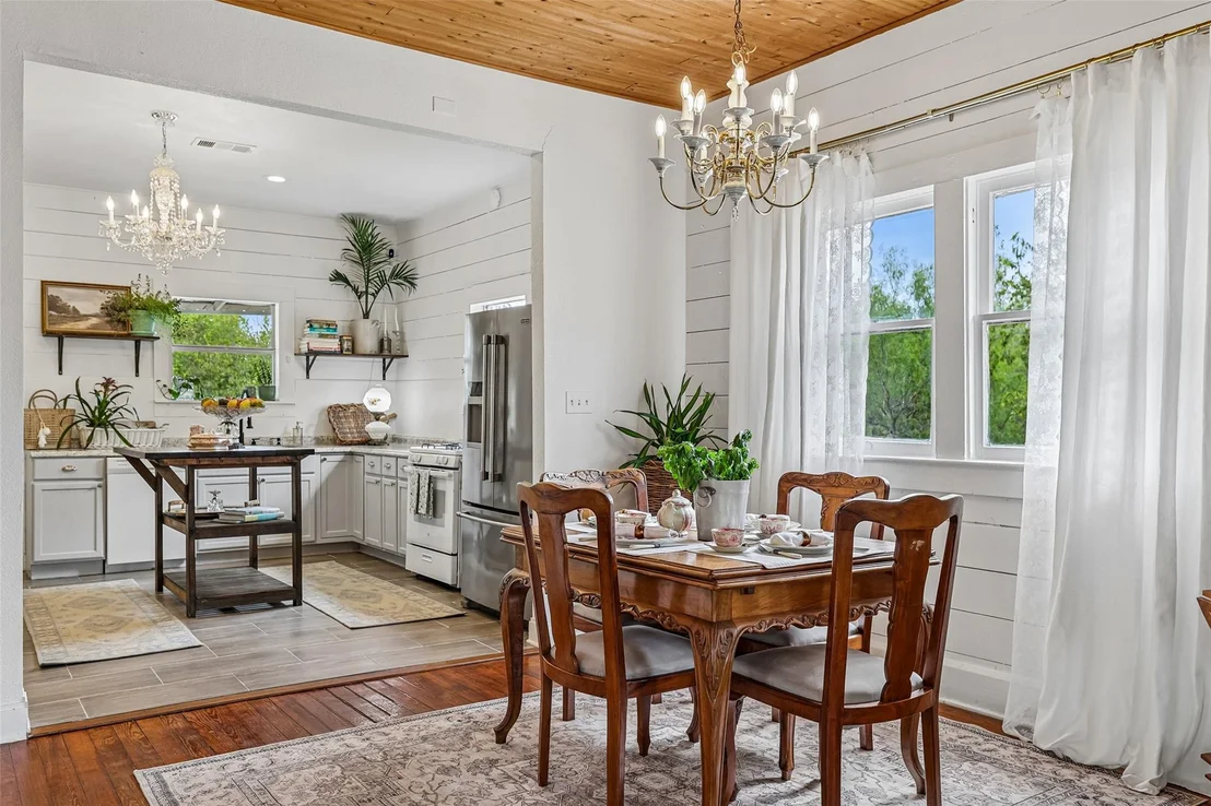 Photo of 372 Old Lockhart RD