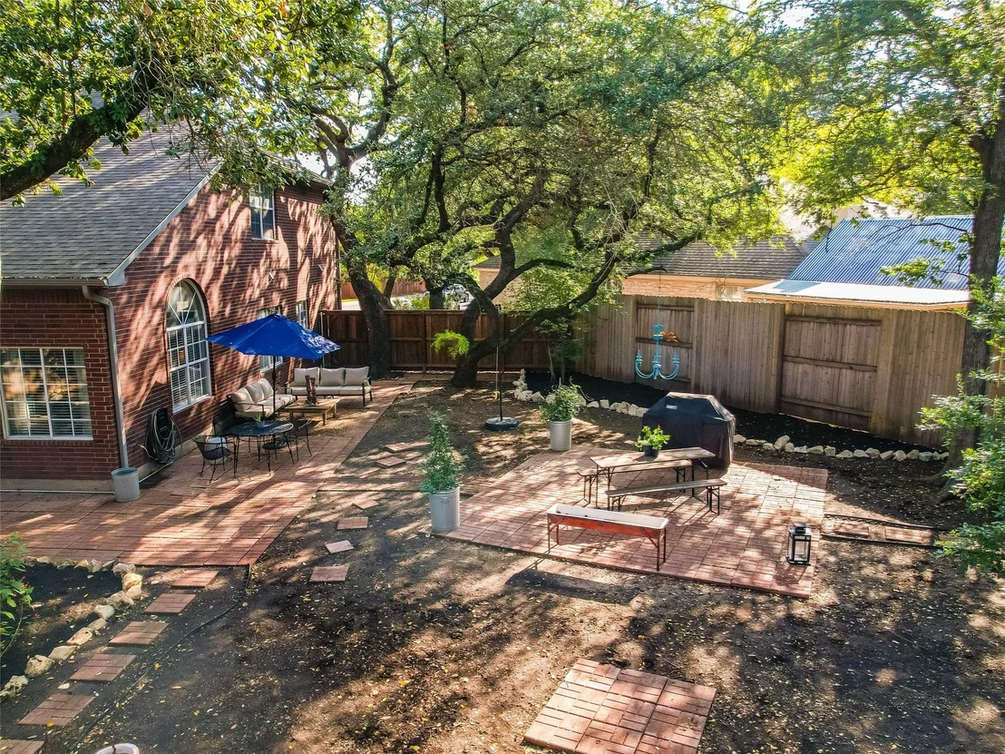 Photo of 1811 Azalea DR