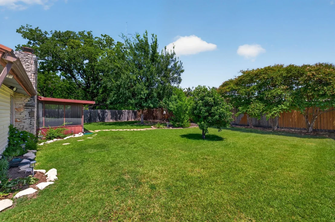 Photo of 600 E Central DR