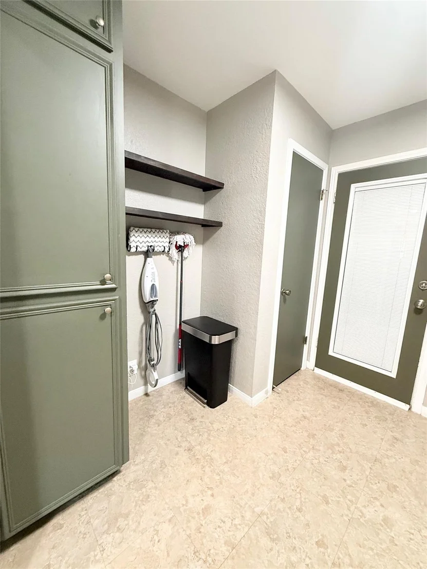 Photo of 405 Erie DR
