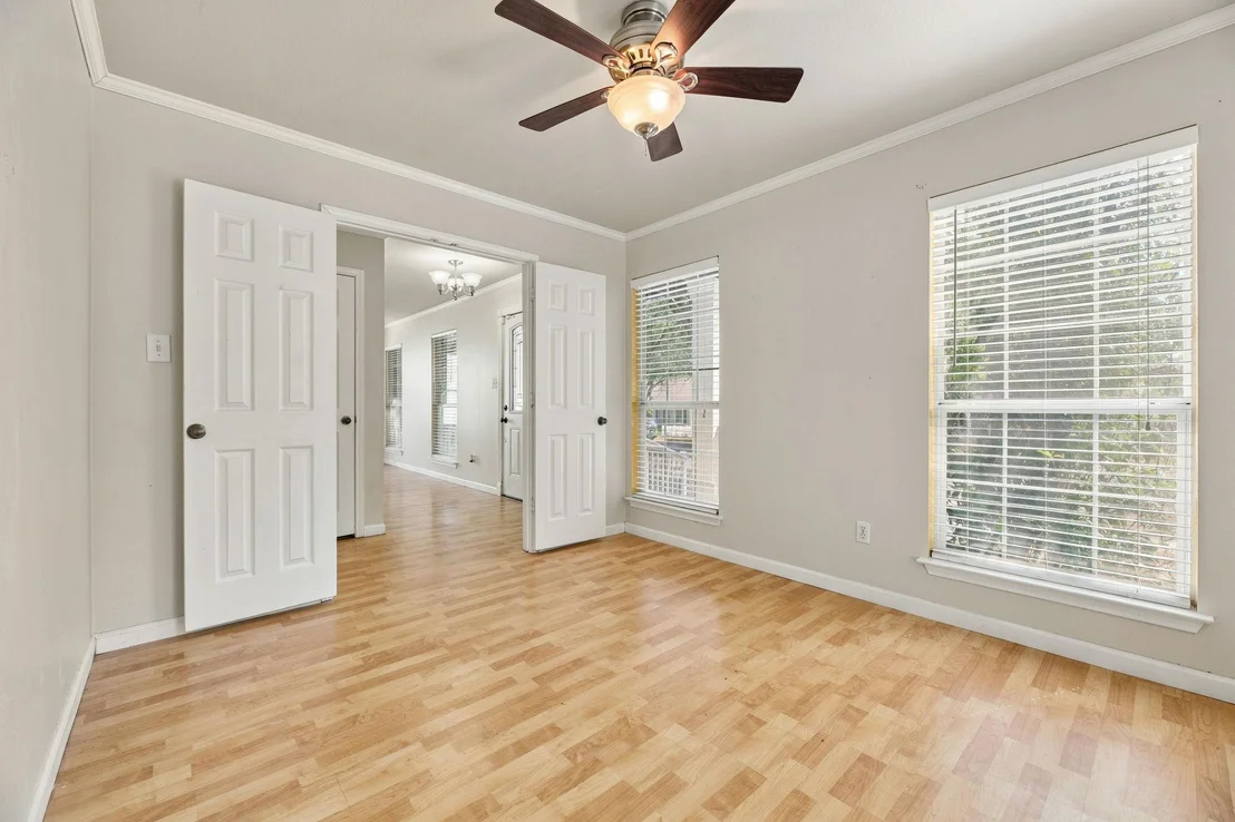 Photo of 5801 McNaughton N