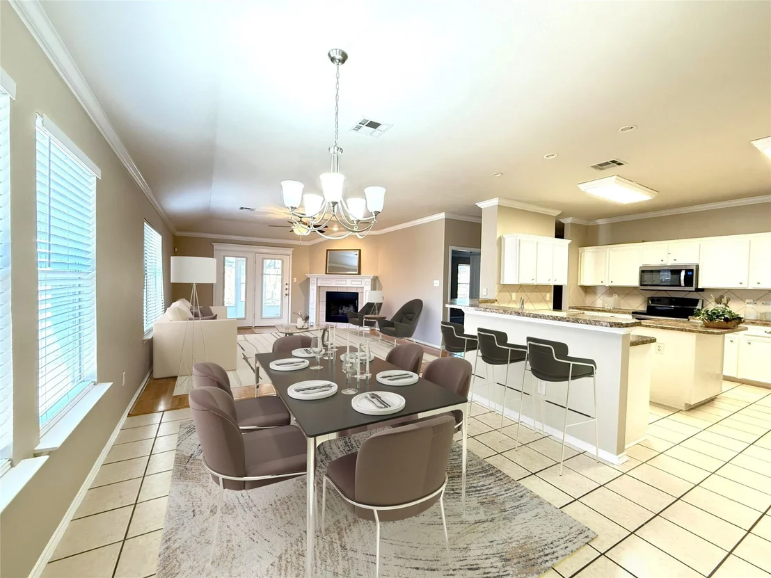 Photo of 2110 Thunderbird DR