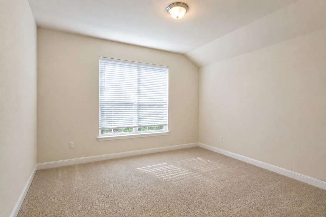 Photo of 7501 Lombardy LOOP