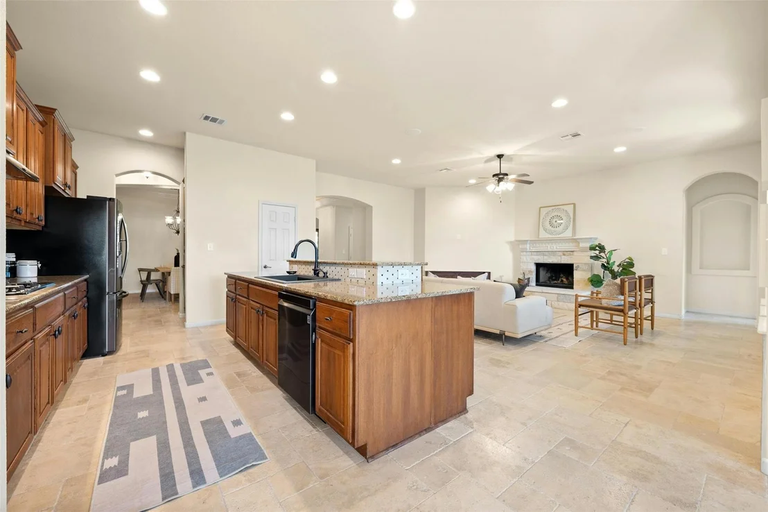 Photo of 240 Bolton DR