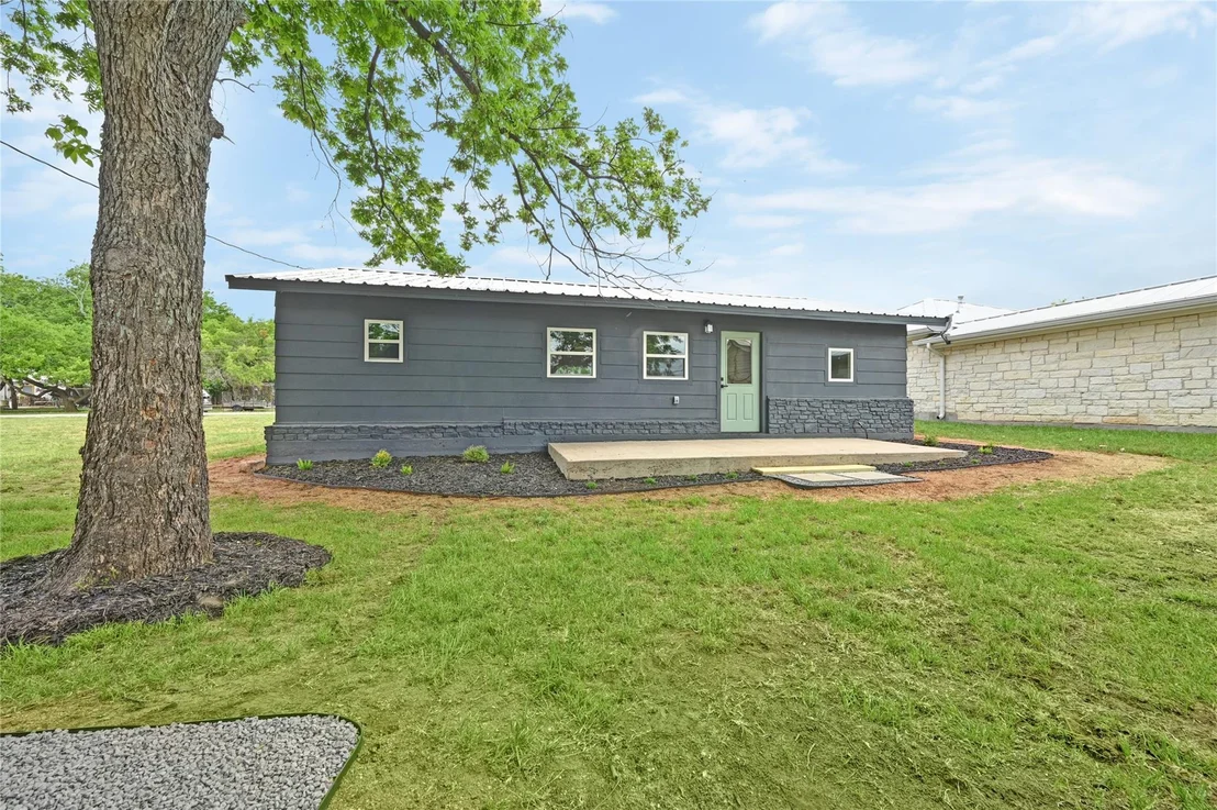 Photo of 409 Bizzy LN