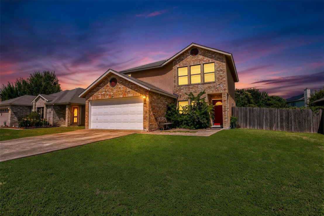 Photo of 1347 Lakeside LOOP