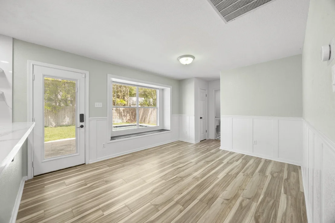 Photo of 1516 Lorson LOOP